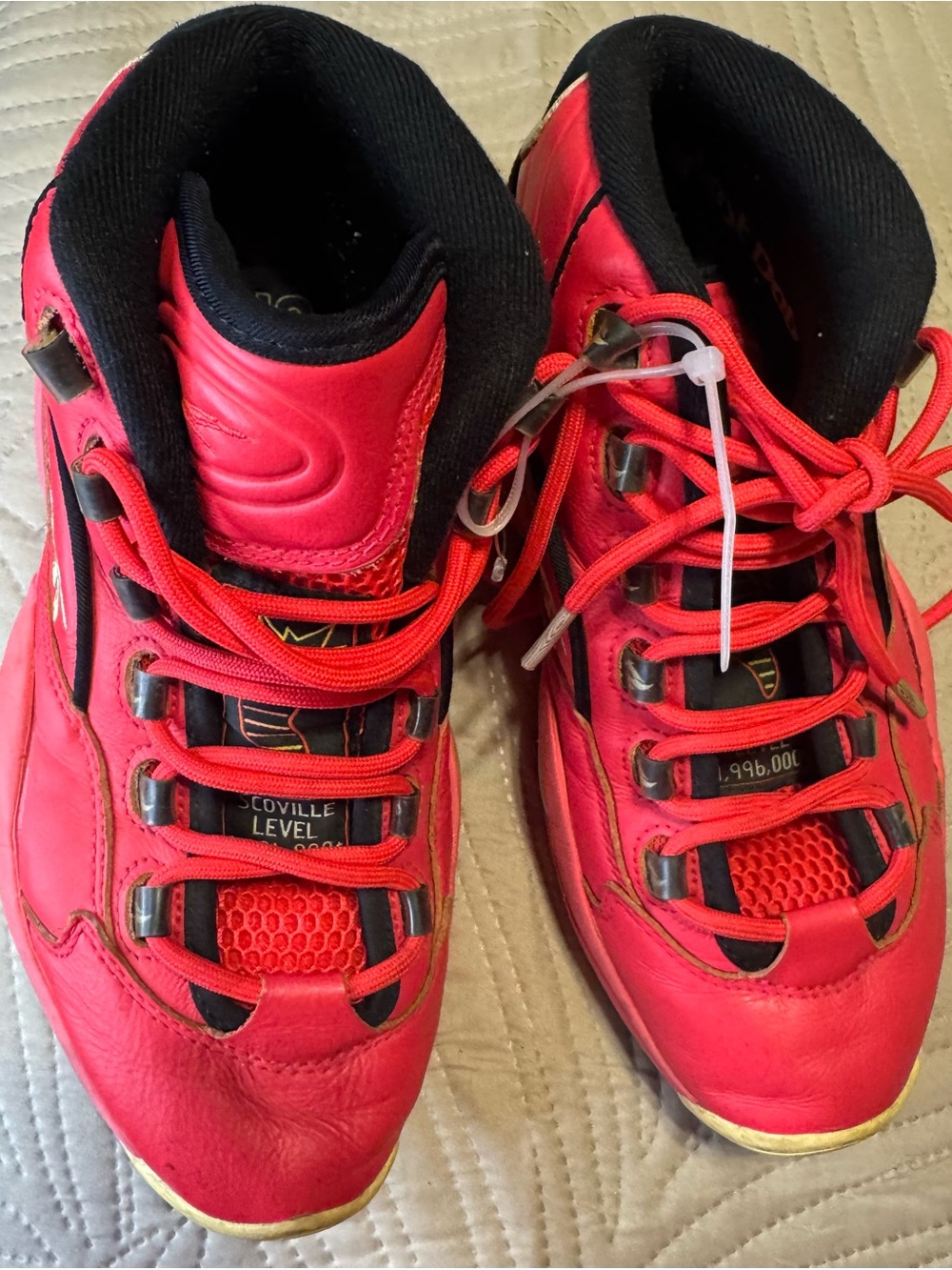Reebok Hot Ones Pink and Black Men or Boys High-Top Sneakers 7.5